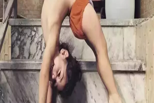 道路运输企业交通安全责任承诺书(配送企业交通安全承诺书)